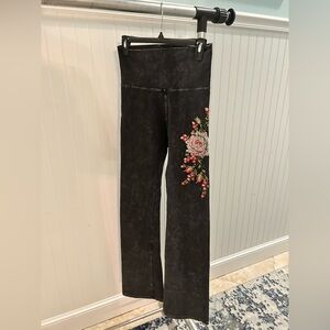 T party boot cut pull on jeggings with floral accent